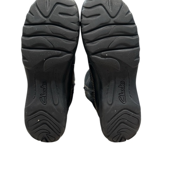 CLARKS BOOTS SIZE 7M Black Suede Winter Boots | Leather - Picture 9 of 11